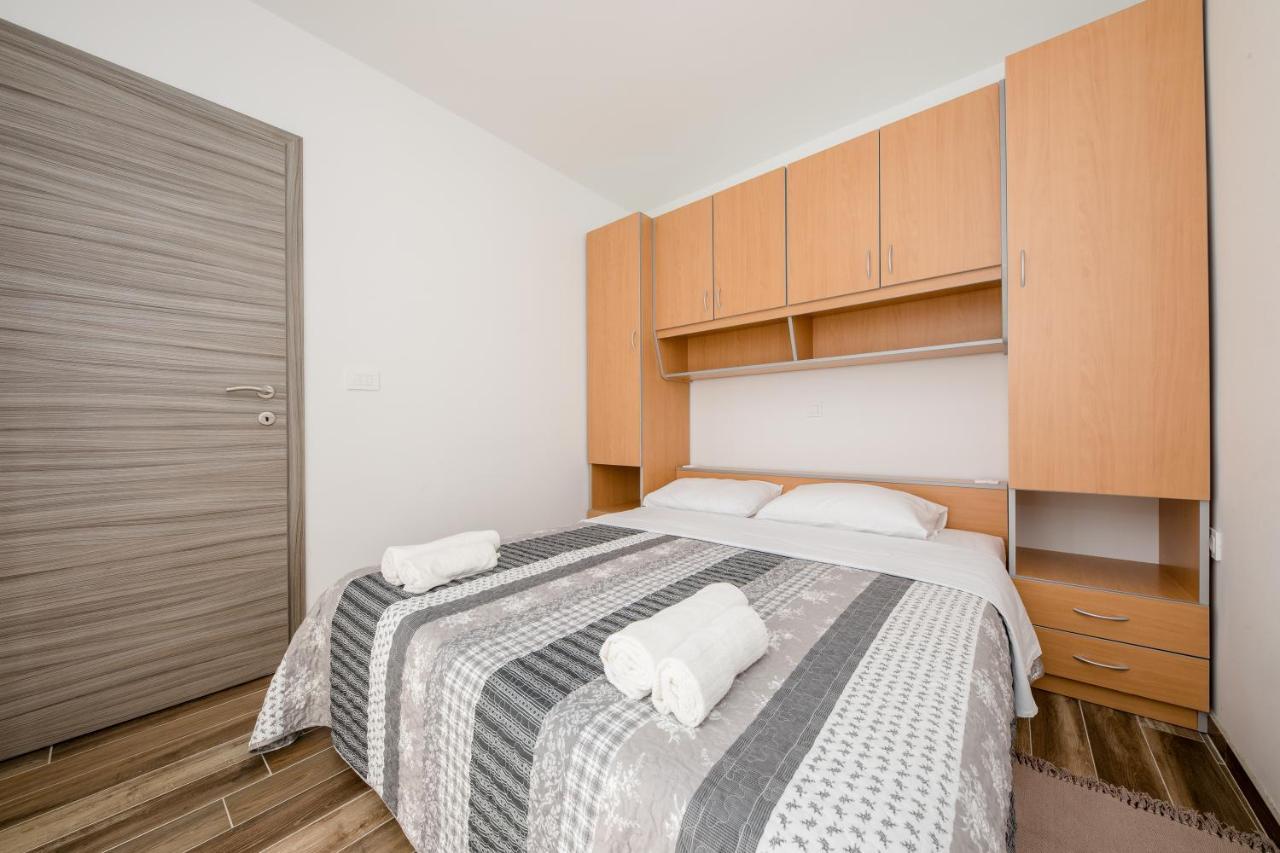 Apartments Gael Lopar Exterior foto